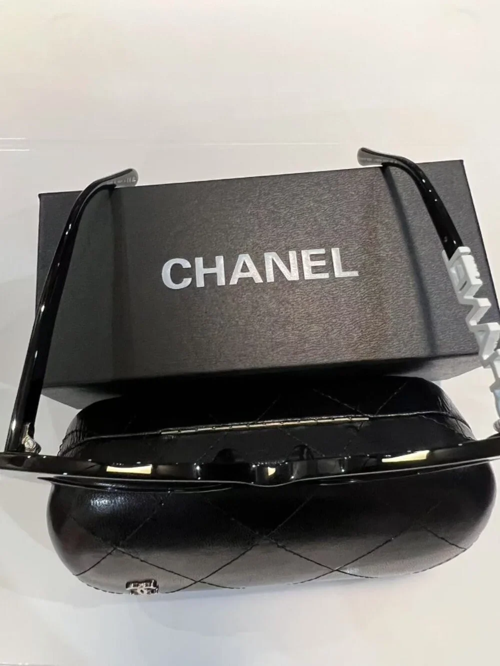 CHANEL Sunglasses Women's Polarized-Black/White CC Logo New With Box - Picture 9 of 9